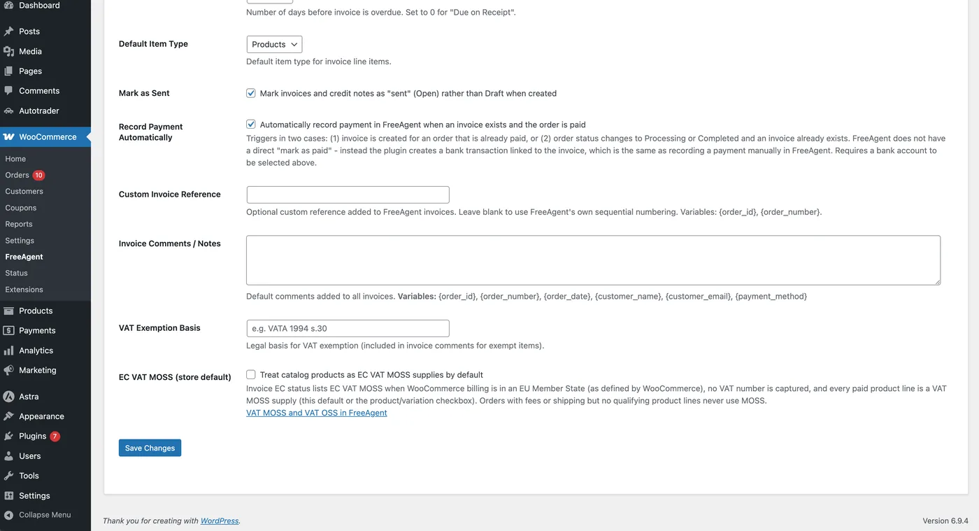Invoicing tab: custom invoice reference, invoice comments with merge tags, VAT exemption basis and the EC VAT MOSS store default